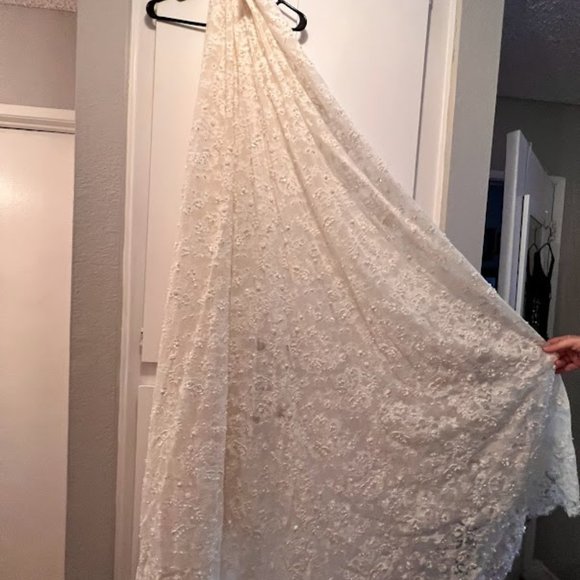 Wedding Dress - never been worn - Picture 2 of 4